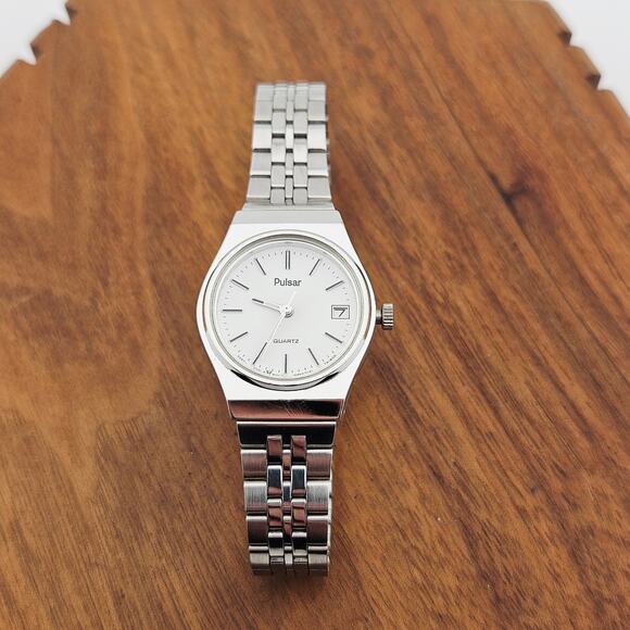 Pulsar Silver Tone Calendar Dial Watch Everyday Basic Casual Simple Classic - Picture 4 of 7